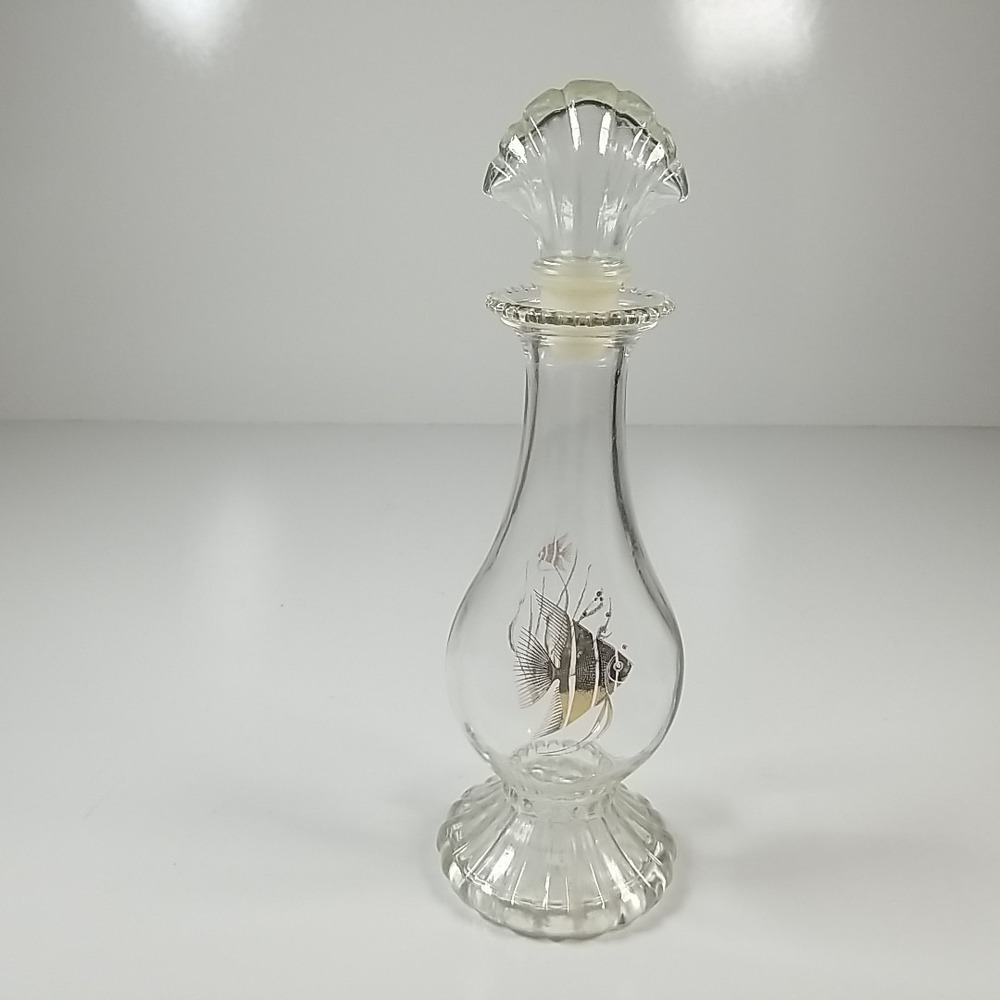Vintage Avon Sea Fantasy Glass Bottle Decanter w Gold Angel Fish & Shell Stopper